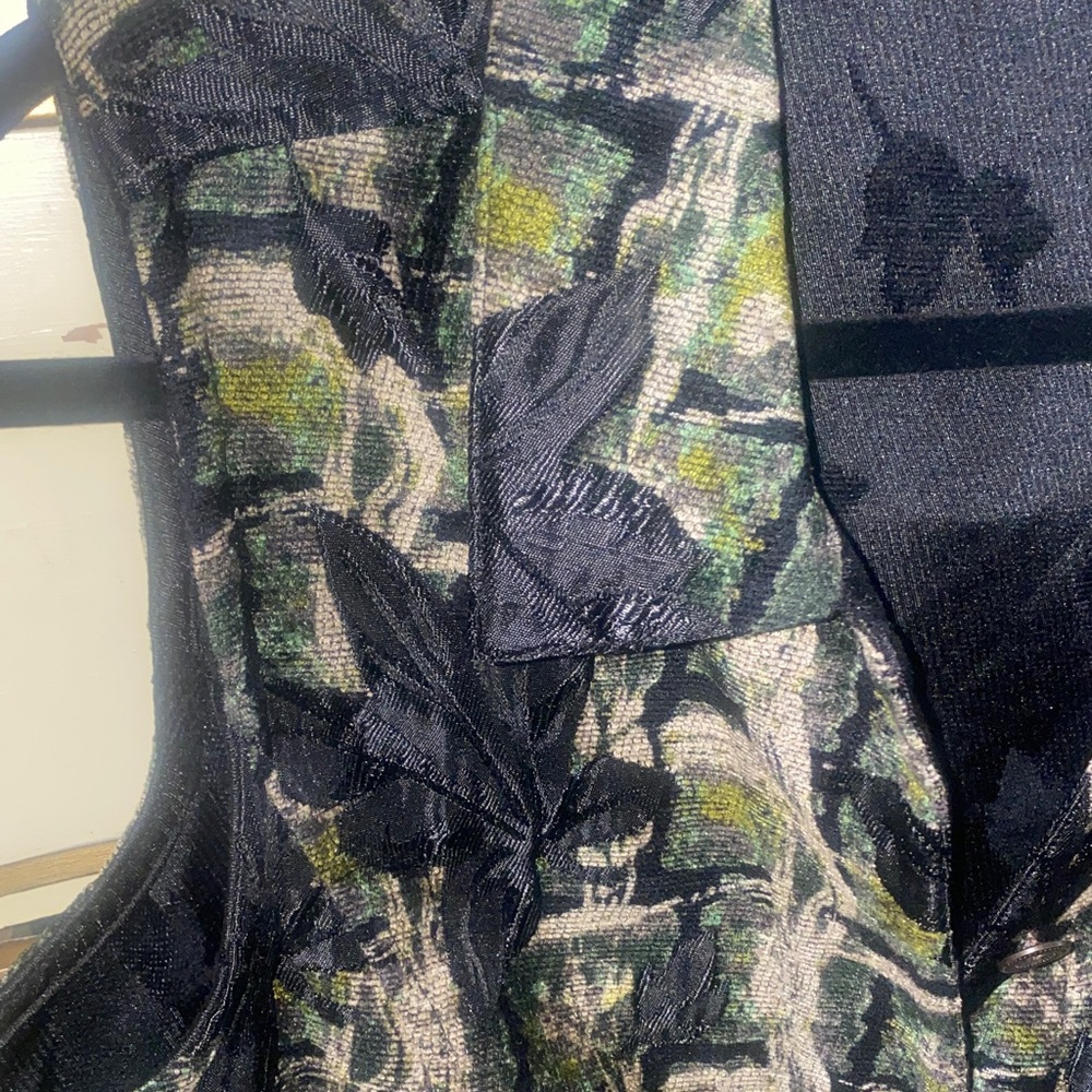 Vintage 90s Reversi Textured Floral Appliqué Sleeveless Vest in Black and Olive - Picture 4 of 10